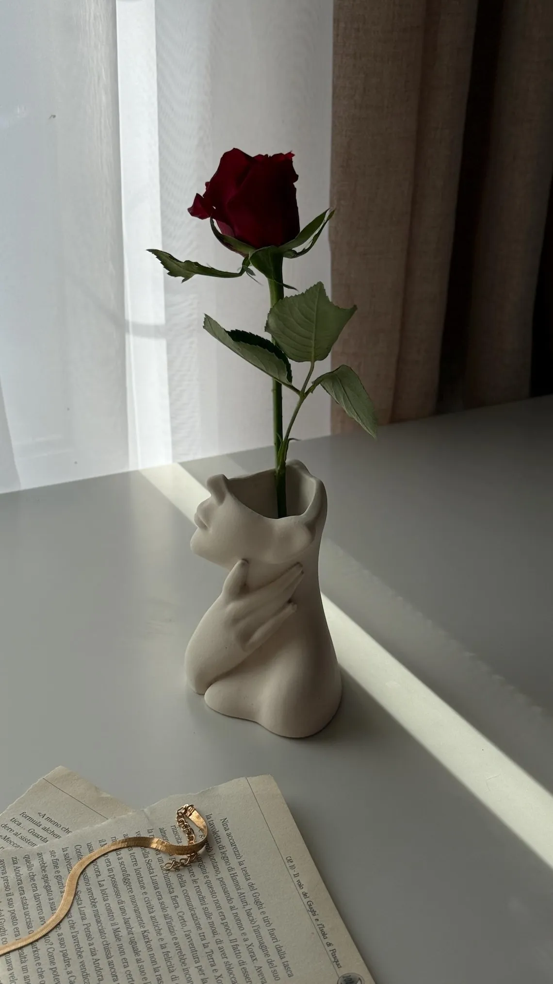 Contemporary Minimalist Jesmonite Vase 1