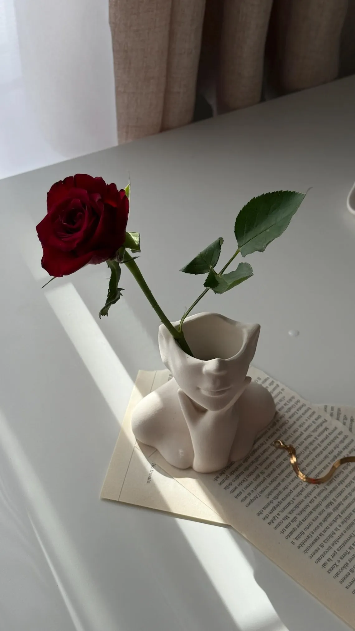 Contemporary Minimalist Jesmonite Vase 3