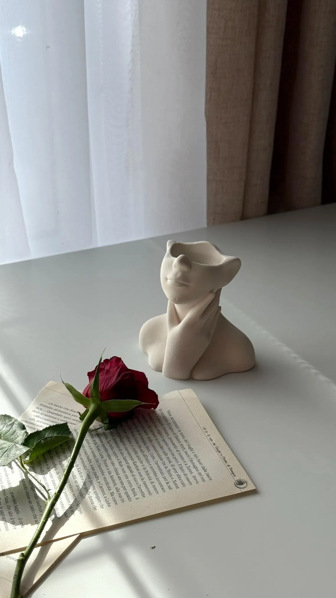 Contemporary Minimalist Jesmonite Vase 4